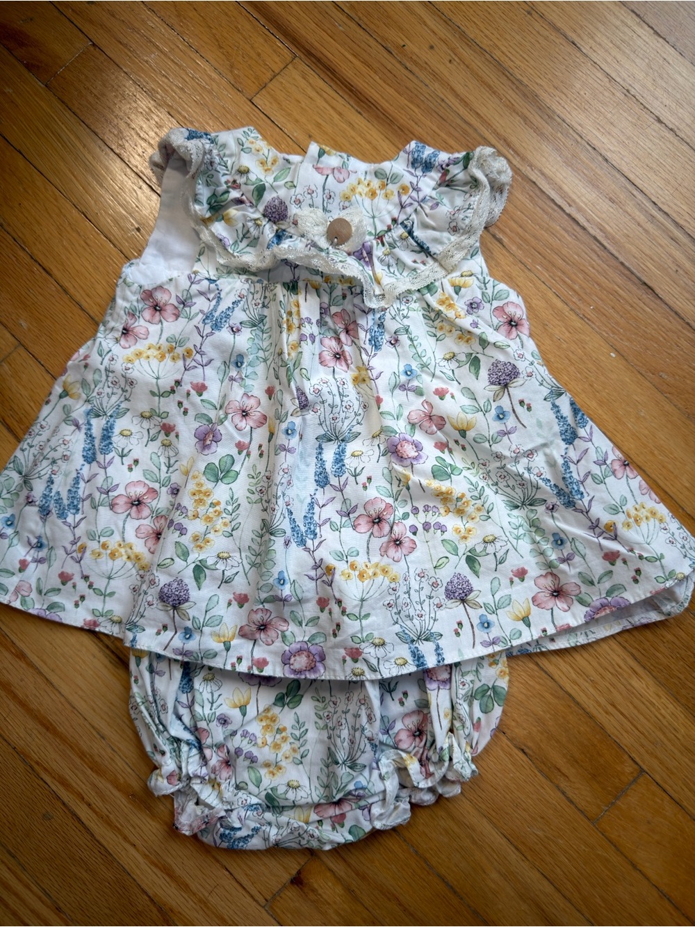 PANGASA Floral Ruffle Diaper Cover Set - White Floral